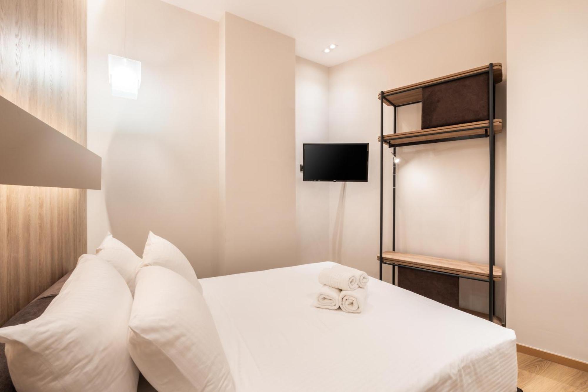 Luxury Bauhaus Athens Apartment Bagian luar foto