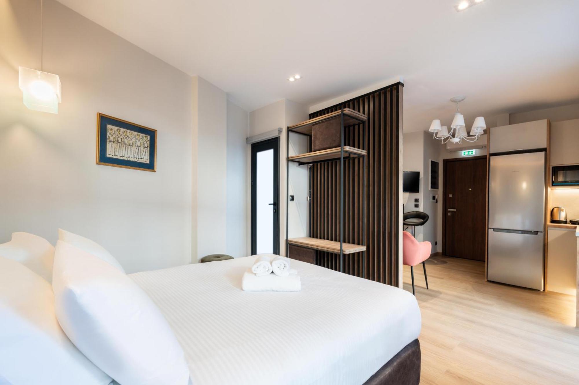 Luxury Bauhaus Athens Apartment Bagian luar foto