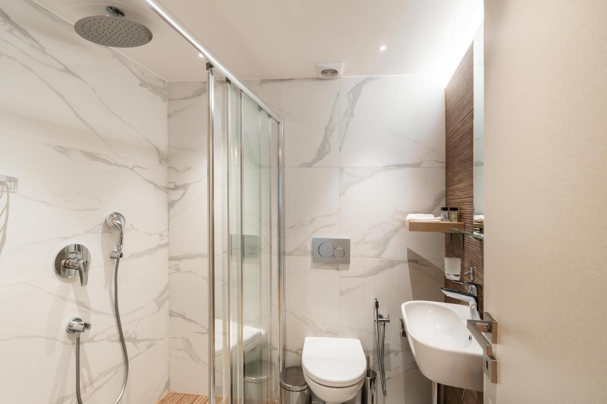 Luxury Bauhaus Athens Apartment Bagian luar foto