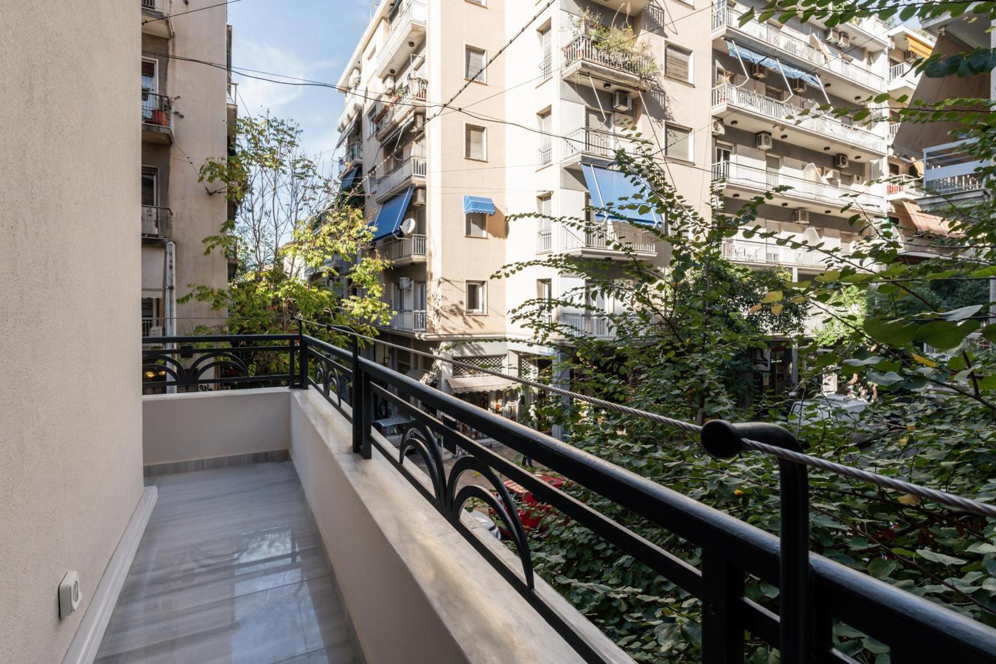 Luxury Bauhaus Athens Apartment Bagian luar foto